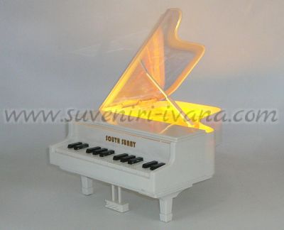 Декоративна лампа пиано