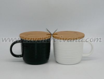 чаши черна и бяла чаша