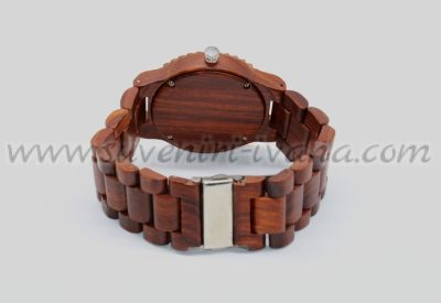 дървен часовник от бамбук