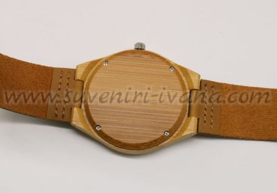 дървен бамбуков часовник