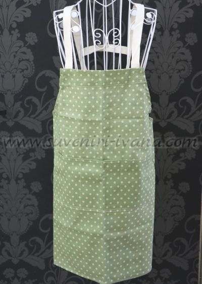 Кухненска престилка от зелен плат на бели точки
