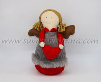 текстилна играчка ангелче със сърце