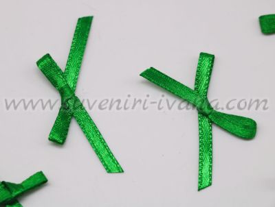 зелени панделки от сатен