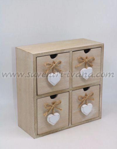 дървена кутия с четири чекмеджета