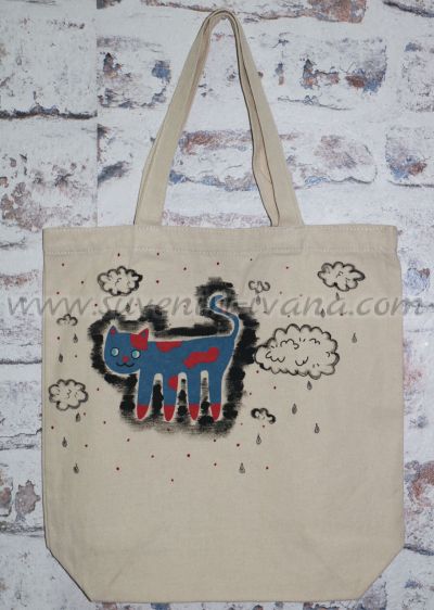 Текстилна чанта с котка и ръчно рисувани елементи
