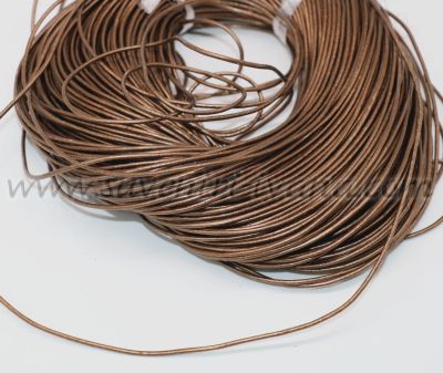 Кафяв шнур от естествена кожа, ширина 1,5 мм.