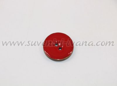 Дървено копче с червено емайлирано покритие