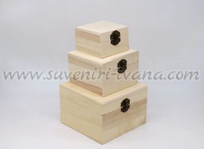 натурални квадратни дървени кутии