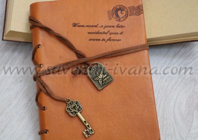 тефтер с винтидж елементи и велурен ширит