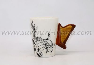 музикална чаша с дръжка арфа