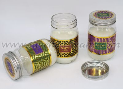 ароматни свещи в стъклени буркани с капачка на винт