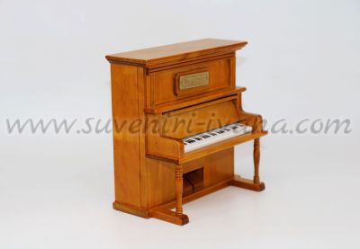 дървен роял музикална кутия