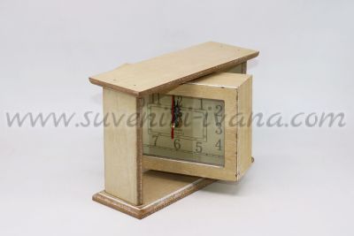 дървен настолен часовник с фоторамка на въртяща се платформа