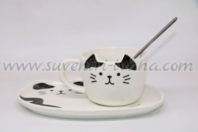 чаша и чинийка котка модел едно