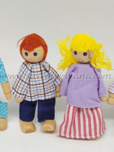 кукли за деца от дърво