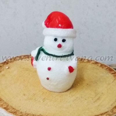 декоративна фигурка снежен човек от полирезин