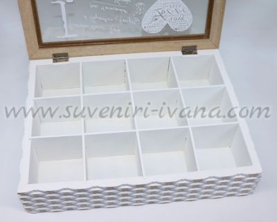 дървена кутия със стъклен капак и 12 разделения