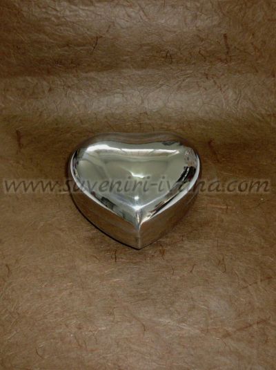 Метална кутийка за бижута с формата на сърце 10,0 х 6,0 х 6,0 см.