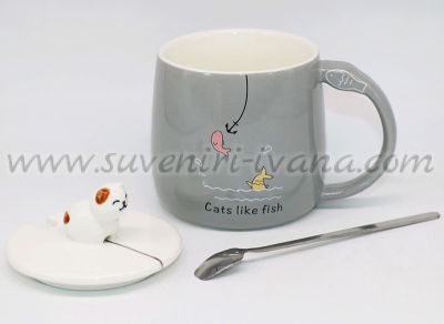 сива чаша котките обичат риба