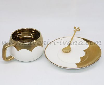 комплект за чай или кафе в бяло и златно