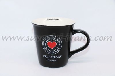 Черна чаша със сърце и надпис 'True heart'