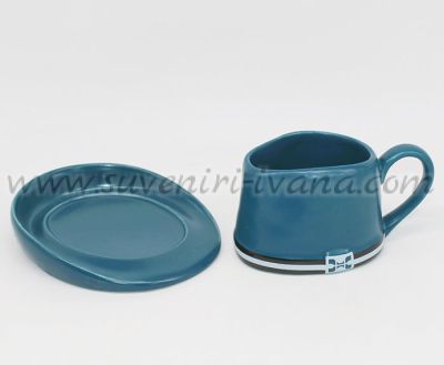 синя чашка и чинийка каубойска шапка