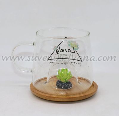 чаша стъклена с бамбукова подложка