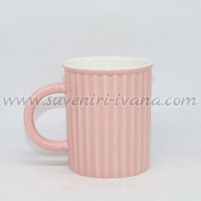 Розова релефна керамична чаша