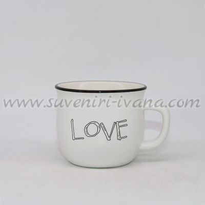Чашка за кафе с надпис Love