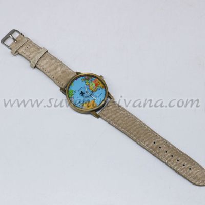 винтидж ръчен часовник с малка карта на света на циферблата
