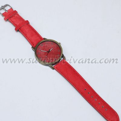 винтидж ръчен часовник с червен циферблат и каишка