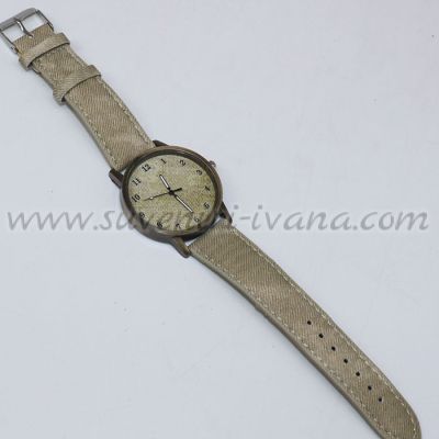 винтидж ръчен часовник със сив циферблат и каишка
