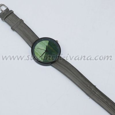 винтидж ръчен часовник с изчистен циферблат
