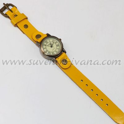 винтидж часовник за ръка с жълта каишка от естествена кожа