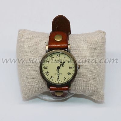 винтидж часовник за ръка с кафява каишка от естествена кожа