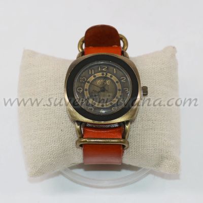часовник за ръка с каишка от естествена кожа