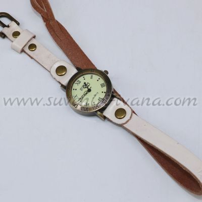часовник за ръка тип гривна с бяла каишка от естествена кожа