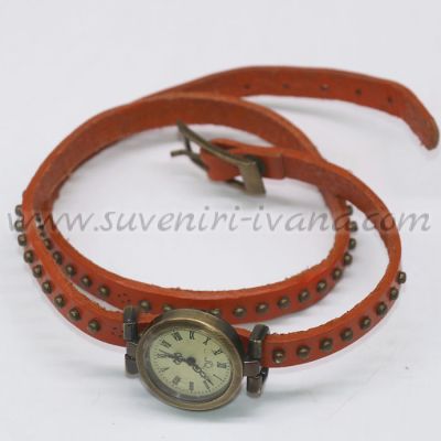 винтидж ръчен часовник тип гривна с каишка от естествена кожа с капси