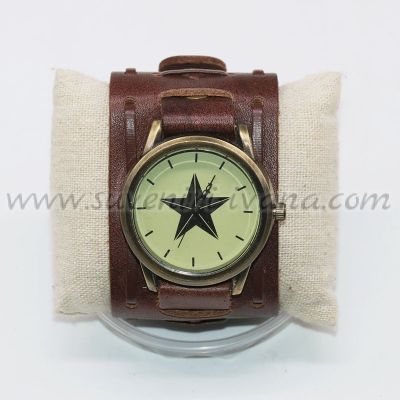 винтидж часовник за ръка със звезда на циферблата