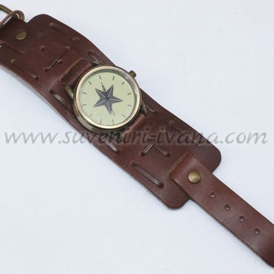 винтидж ръчен часовник със звезда на циферблата