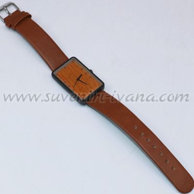 часовник за ръка с дървен циферблат и кожена каишка