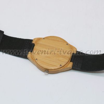 бамбуков часовник за ръка
