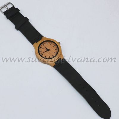 дървен ръчен часовник с черна каишка от еко кожа модел седем