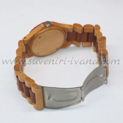страхотен ръчен часовник от бамбуков материал с дървена каишка