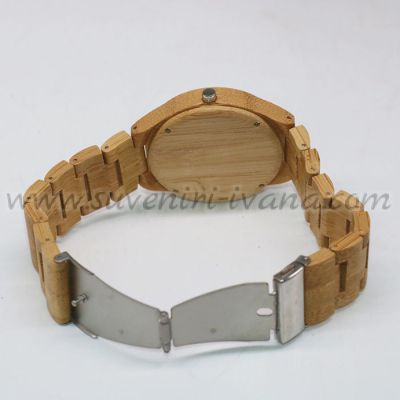 уникален ръчен часовник от бамбуков материал с дървена каишка