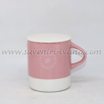 Чаша за чай или кафе в бяло и розово