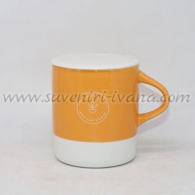 Чаша за чай или кафе в бяло и жълто