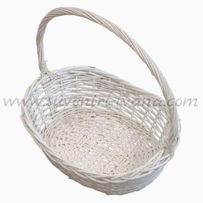 бяла овална кошница плетен ратан