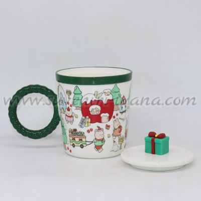 коледна чаша с капаче с подарък