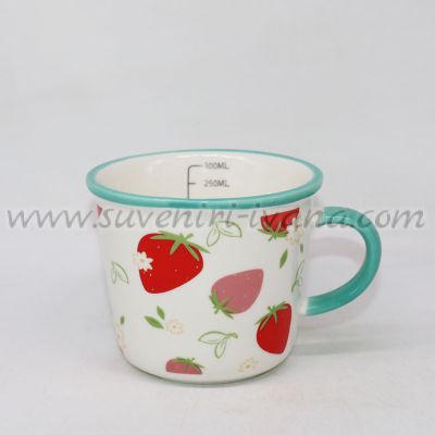 Керамична чаша 300 мл с цветен принт ягоди